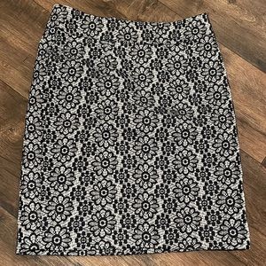 Banana Republic Black Lace Floral Pencil Skirt Size 6